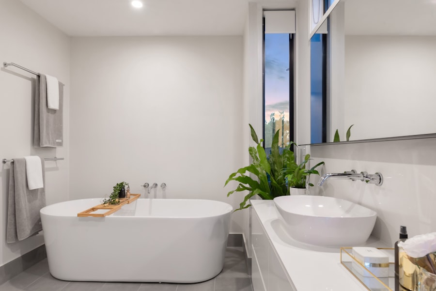 Renter-Friendly Bathroom Storage: No Drills, No Damage